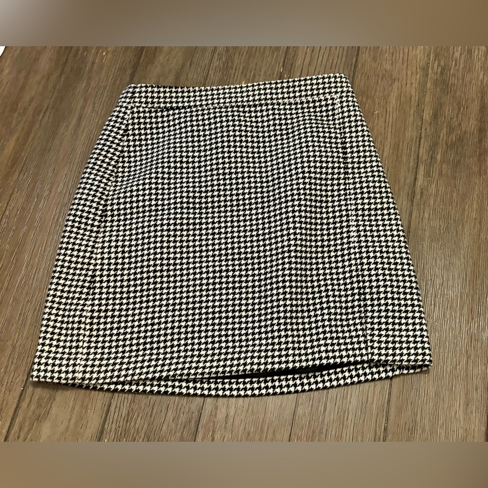 Hollister ultra high rise slim fit skirt - size small